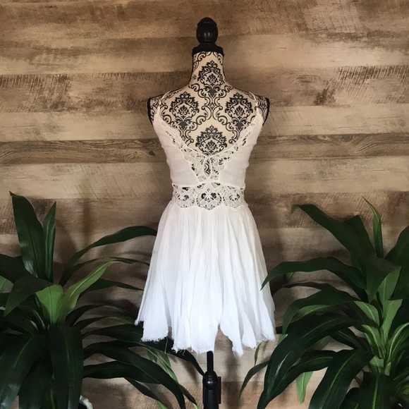 ⭐️SOLD⭐️Free People Lace Cutout Illektra Dress - Picture 4 of 7